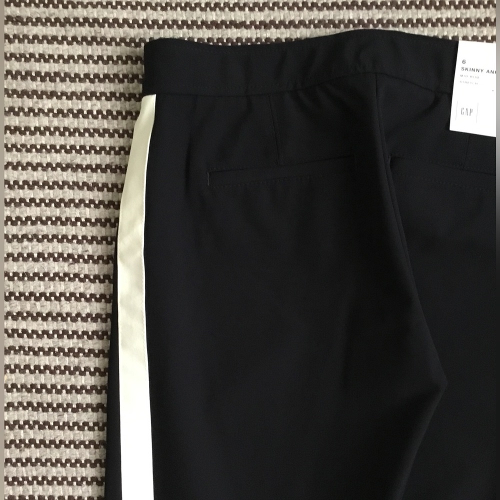 GAP - Picture 6 of 16